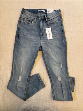 ELIZABETH AND JAMES Women’s Light Blue Distressed High-Rise Jeans